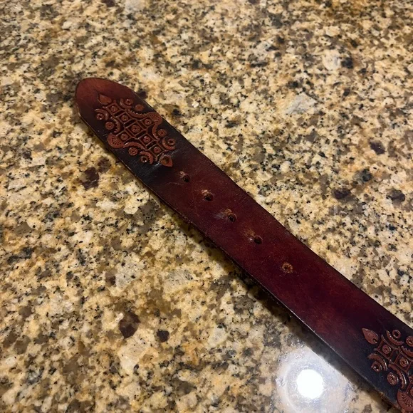 Men’s Vintage Brown Tooled Leather Belt Tarnished Brass Buckle Size 36 - Picture 6 of 10